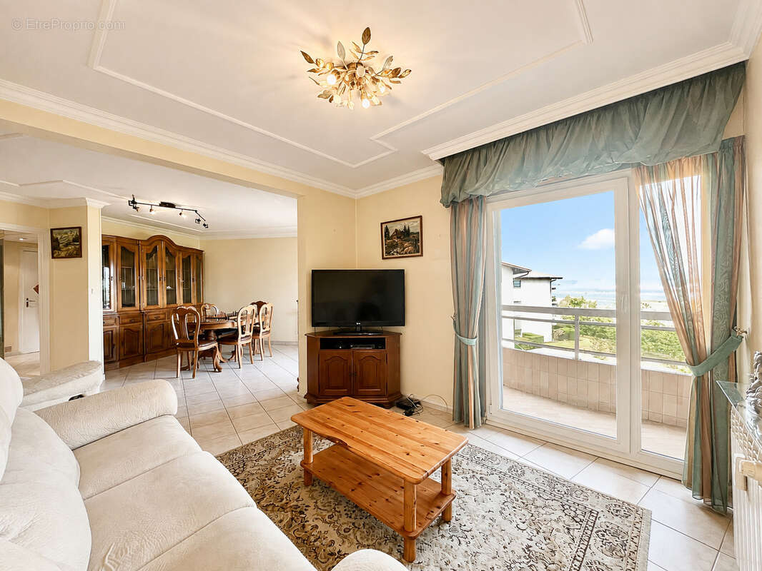 Grand T3 traversant de 79,39 m2 (loi Carrez) avec vue ! - photo 4