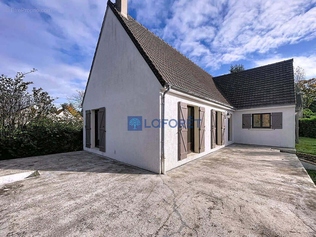 Maison à SAINTRY-SUR-SEINE