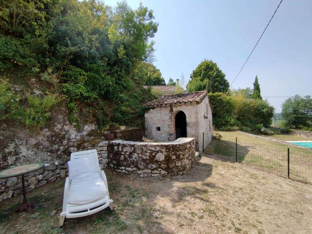 Maison à CASTELNAU-MONTRATIER