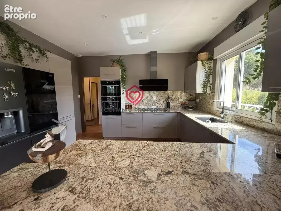 Magnifique maison avec un beau terrain, piscine et garage - photo 9