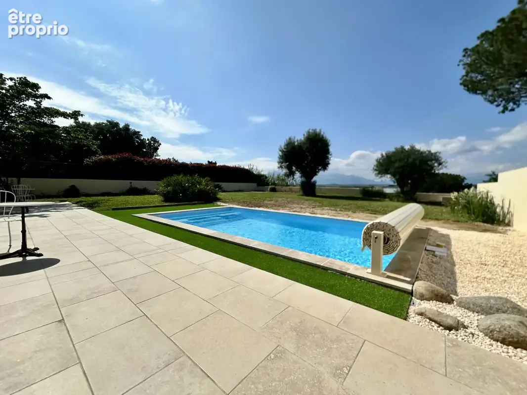 Vente Villa en première ligne du Lac, 66180 Villeneuve de la Raho. - photo 3