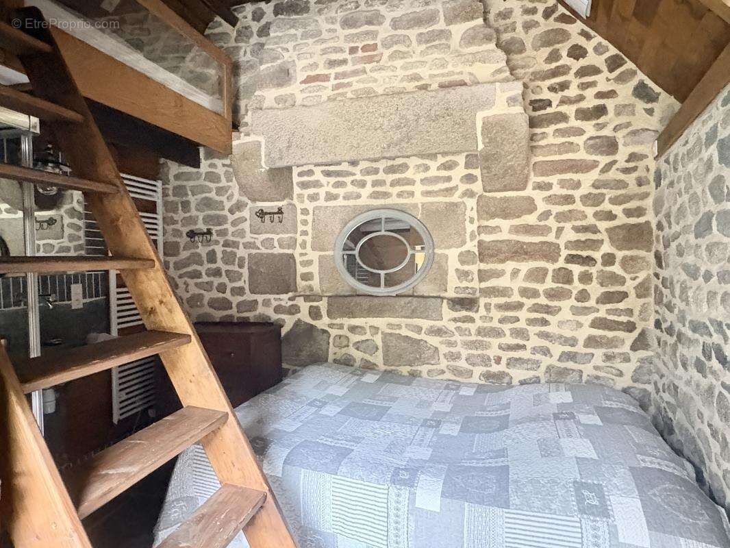 Maison à SAINT-SEVER-CALVADOS