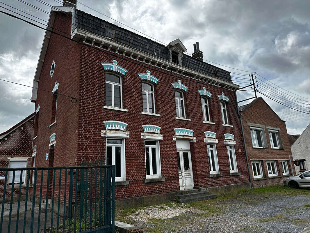 Commerce à RAIMBEAUCOURT