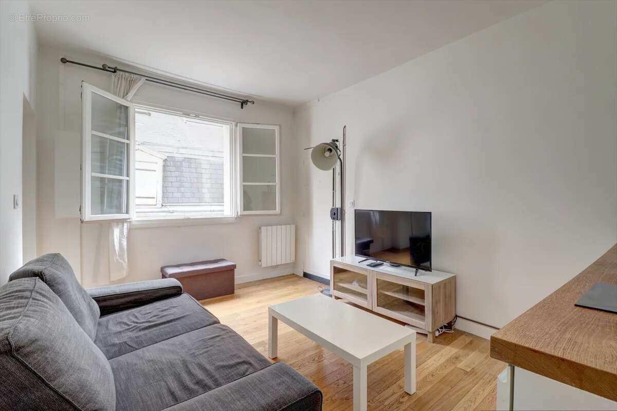 Appartement à PARIS-10E
