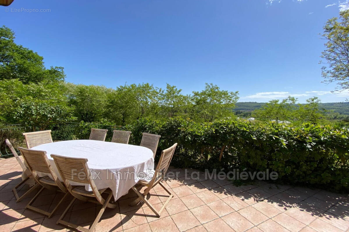 Maison à LA ROQUE-GAGEAC