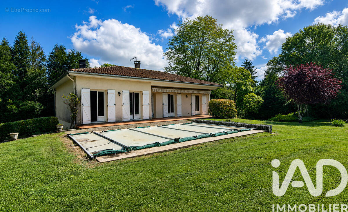 Photo 1 - Maison à JUILLAC-LE-COQ