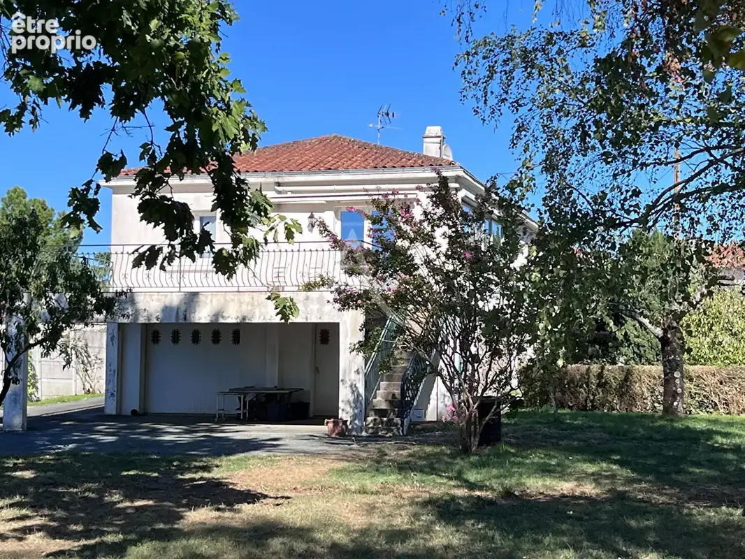 Maison centre ville FONTENAY LE COMTE - photo 11