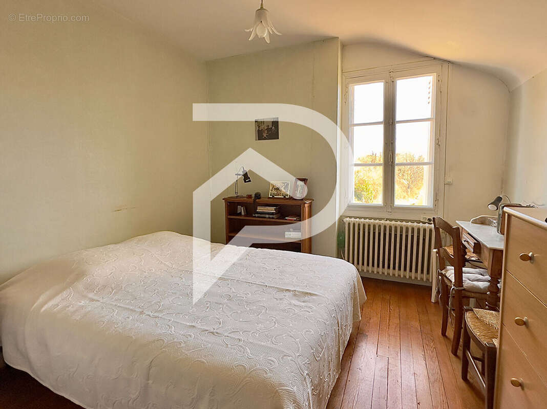 Maison à SAINT-FRONT-DE-PRADOUX