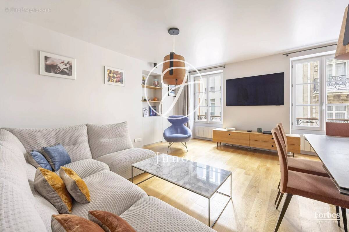 Appartement à PARIS-3E