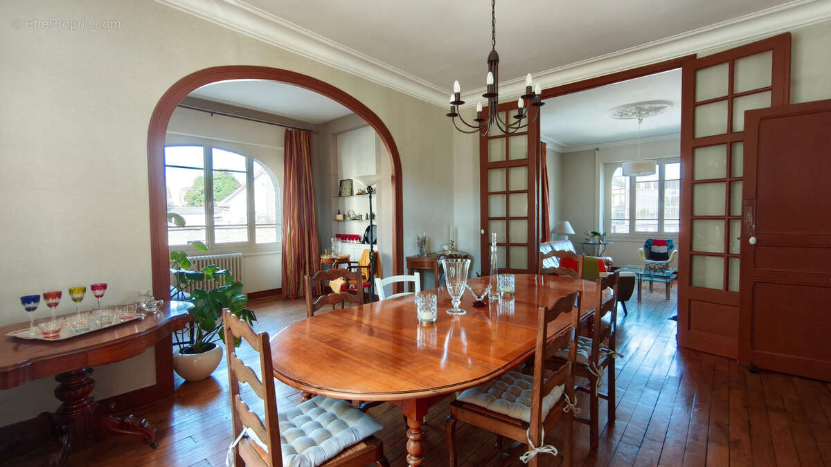Maison  Bourgeoise à vendre 8 pièces de 170 m² à LAVAL (53) RIVE GAUCHE - photo 7