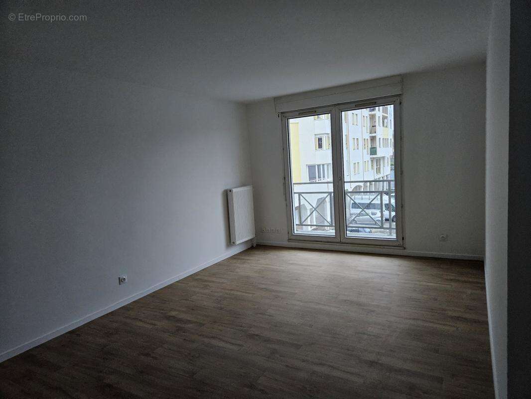 Appartement à DAMMARIE-LES-LYS