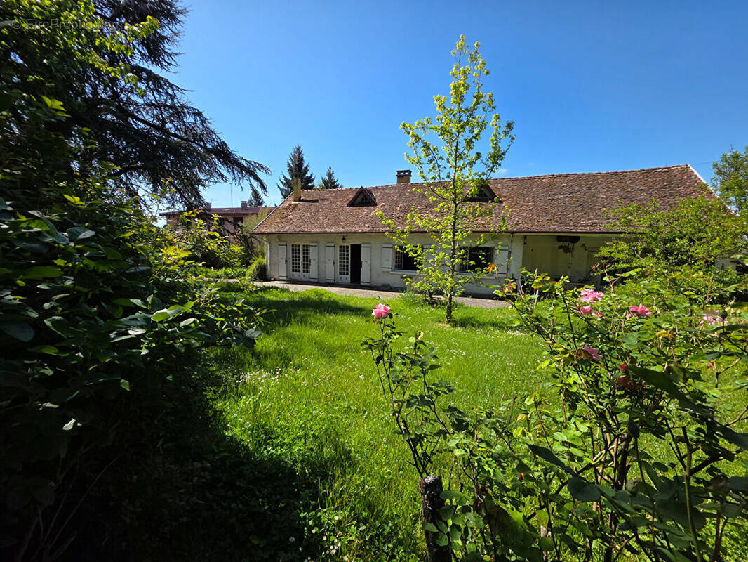 Maison à SAINT-GENIX-SUR-GUIERS