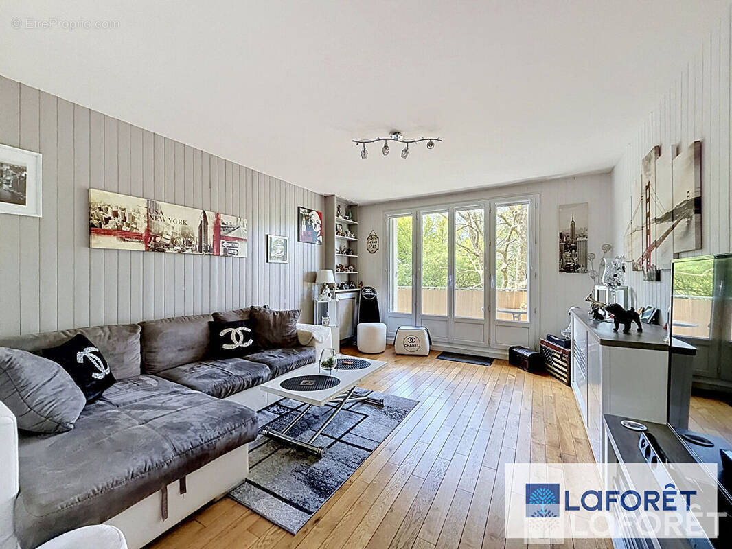 Appartement à LE PLESSIS-TREVISE