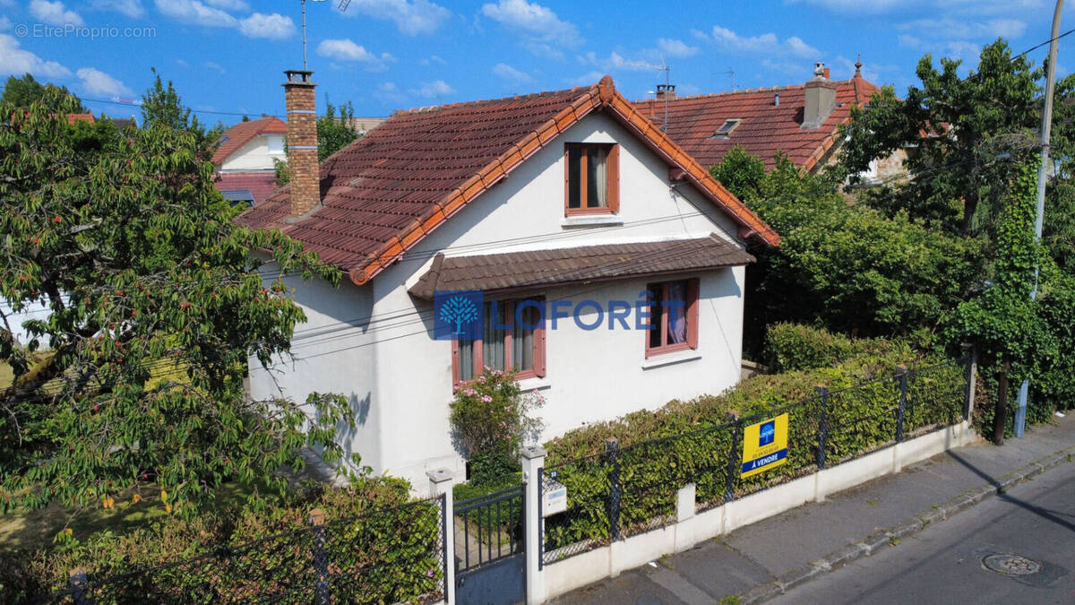 Maison à SAVIGNY-SUR-ORGE