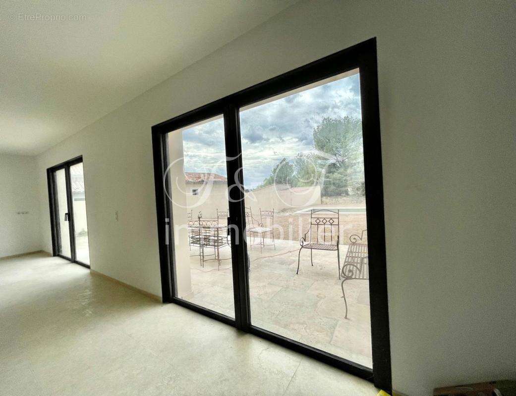 Maison à SAINT-SATURNIN-LES-APT