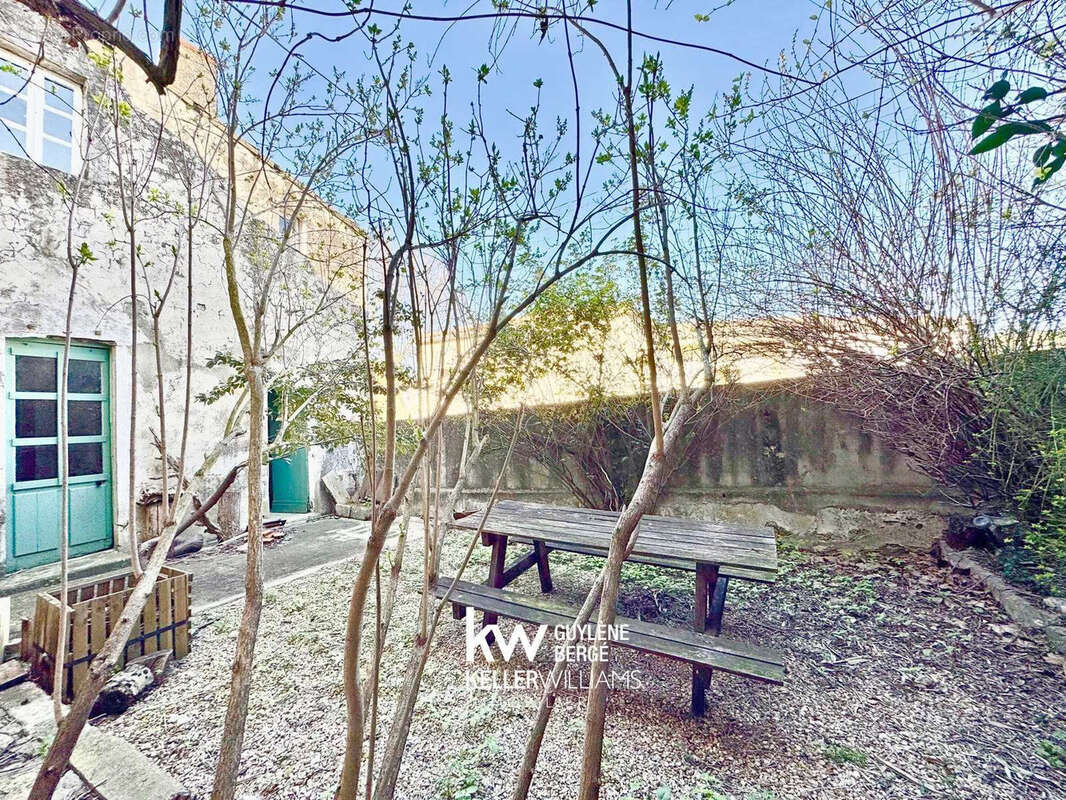 Maison à VACQUIERES