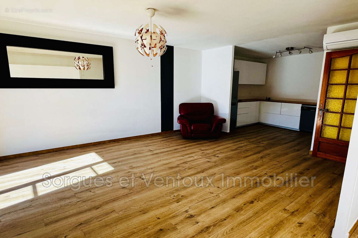 Appartement à L'ISLE-SUR-LA-SORGUE