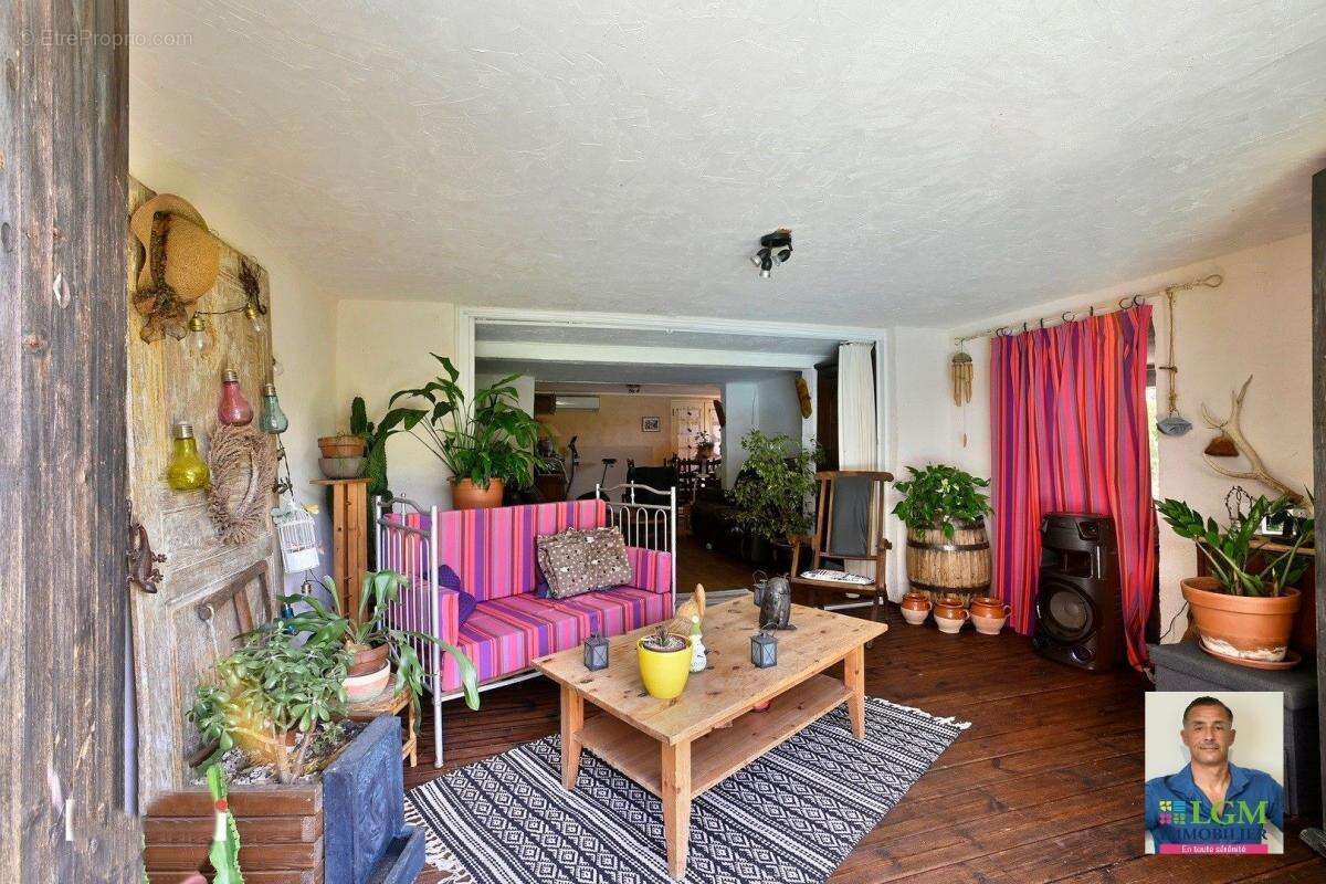 Maison à LA VERNAREDE