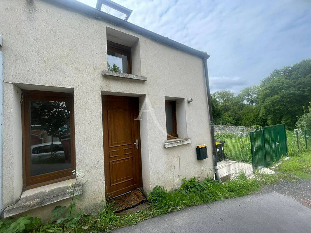 Maison à VARREDDES