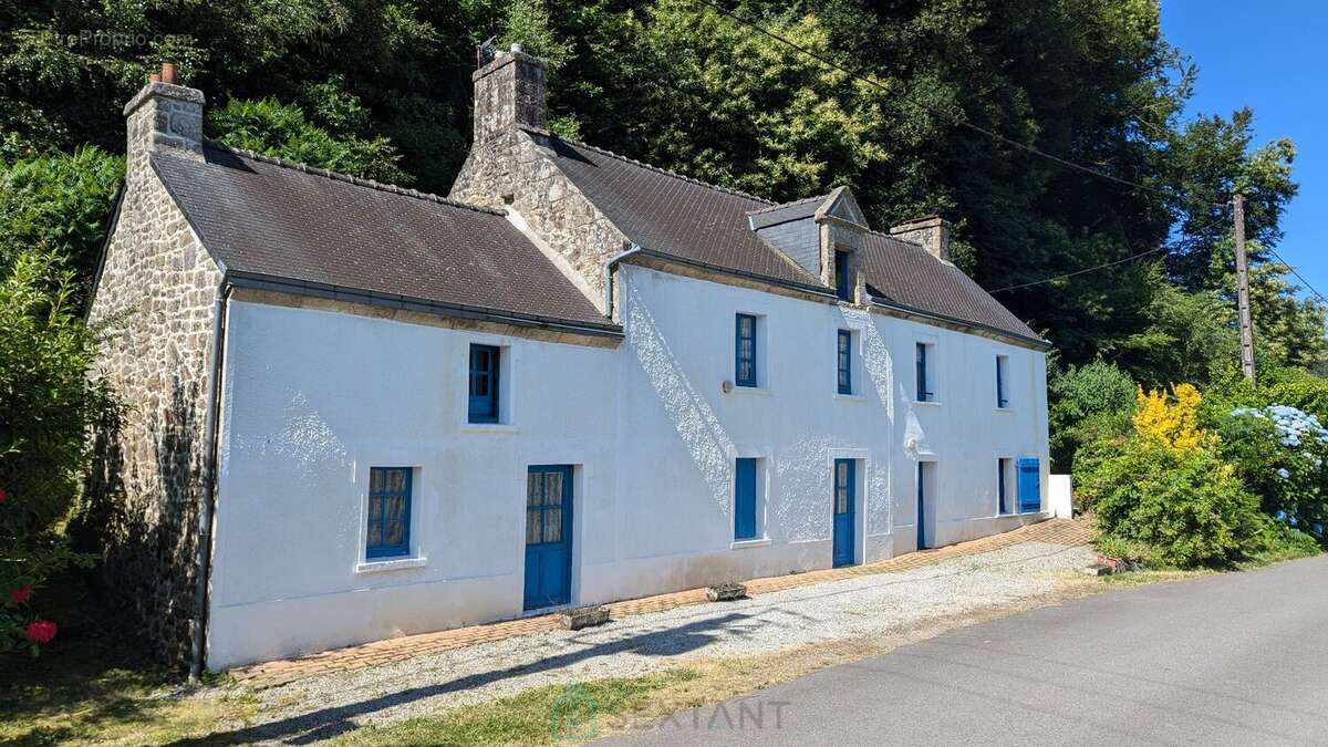 À 8 kilometres de Baud  Maison en pierres, début XXe siècle, face au Blavet - photo 2