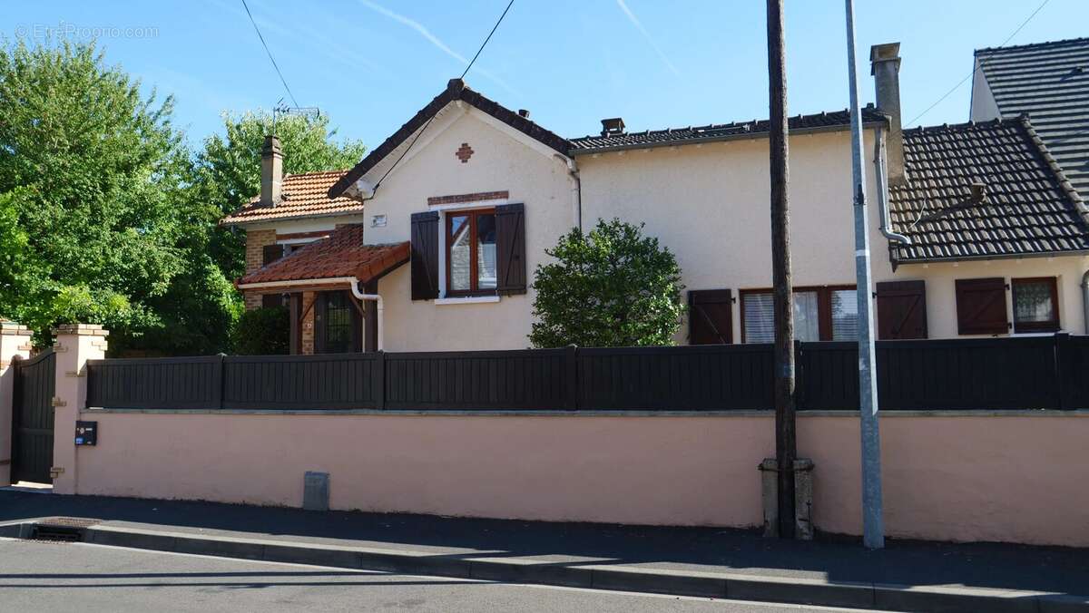 Maison à PONTAULT-COMBAULT