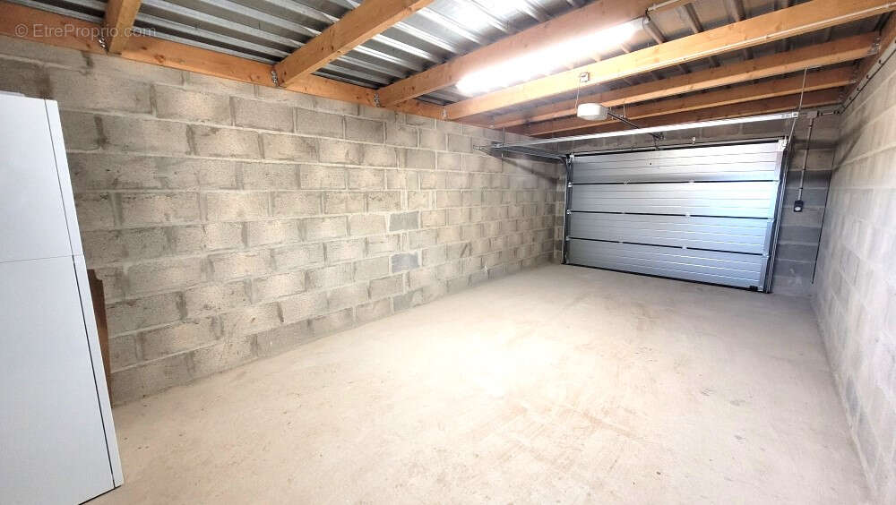 Maison à CORMELLES-LE-ROYAL