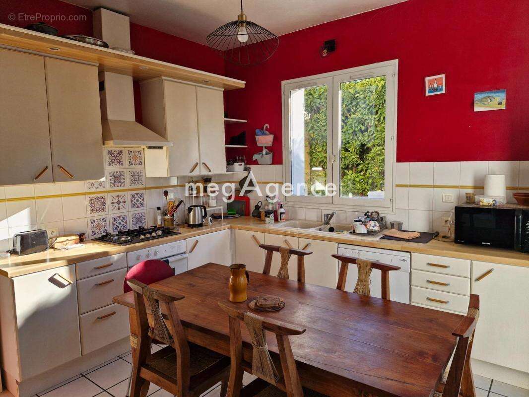 Maison à PIERRE-BENITE