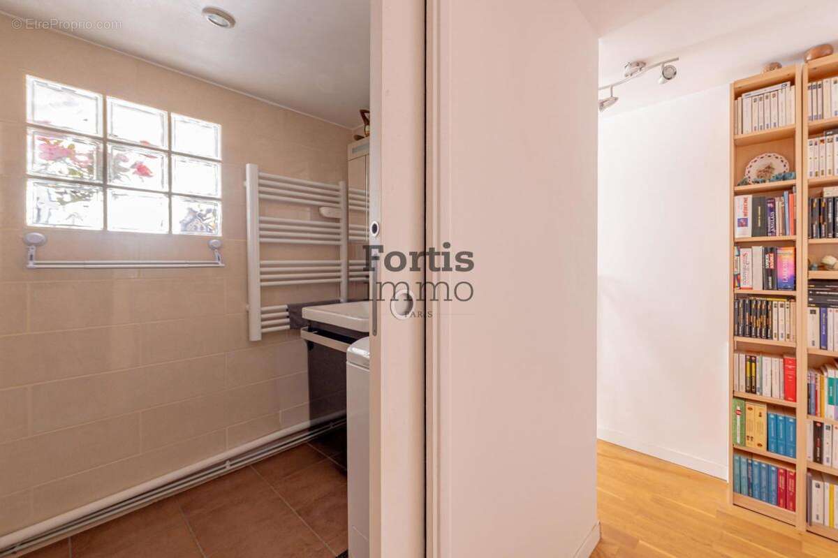 Appartement à PARIS-2E