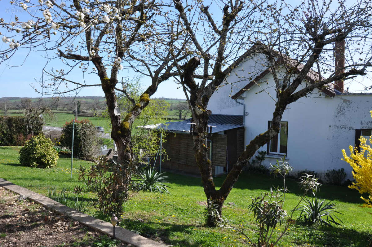 Maison à JALIGNY-SUR-BESBRE