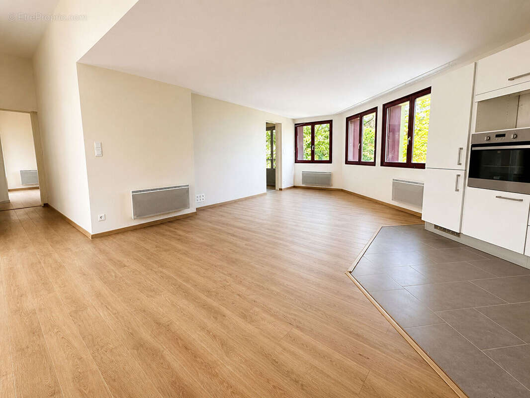 Appartement Toulouse 4 pièces 126m² + Terrasse + Balcon + 2 parking ! POUVOURVILLE - photo 3