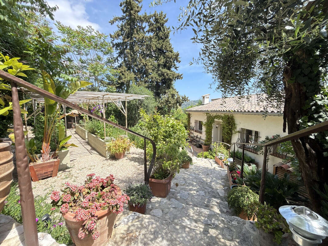 Maison 237 m² à Grasse  - photo 7