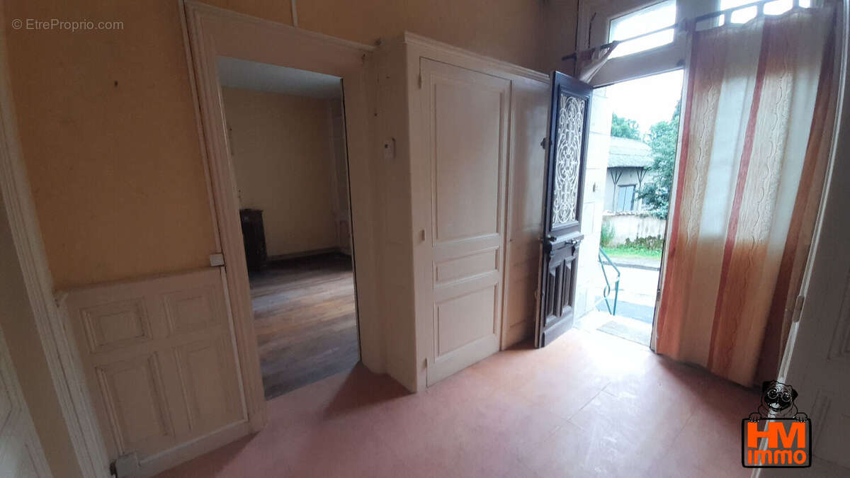 Appartement à SAINT-LEONARD-DE-NOBLAT