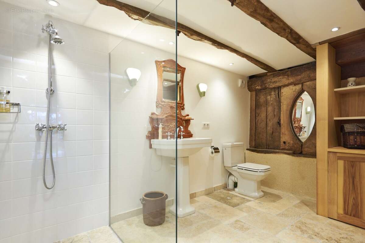 Maison à MONTAGNAC-LA-CREMPSE