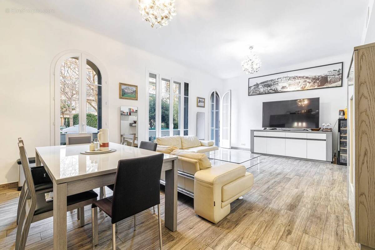 Victor hugo : rare 6 pièces d’exception avec terrasse de 50 m² - photo 3