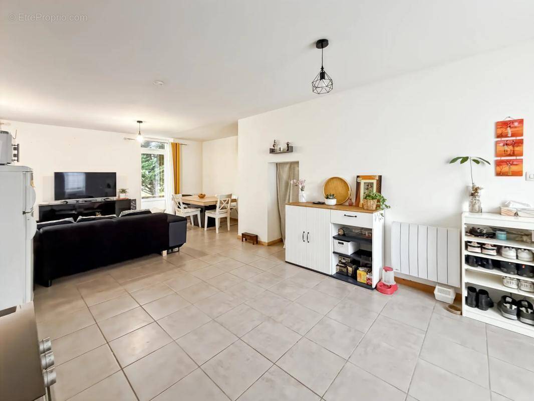 Maison à SAINT-CLAIR-DE-LA-TOUR