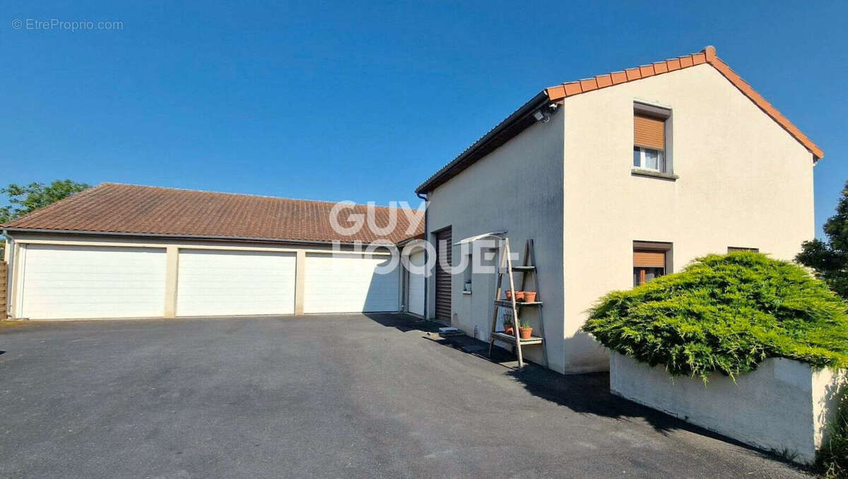 Maison à JAUNAY-CLAN