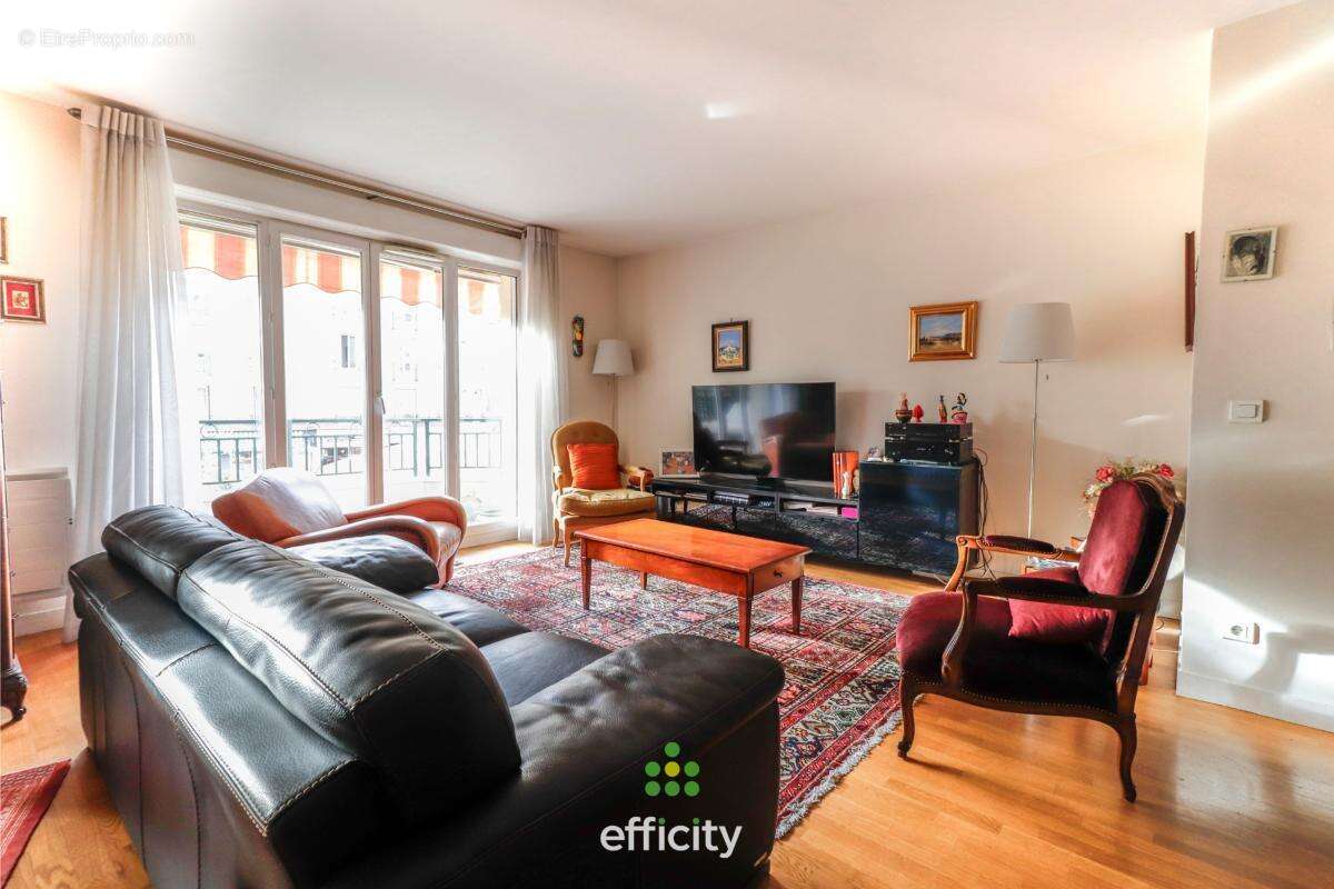 Appartement à LE PERREUX-SUR-MARNE