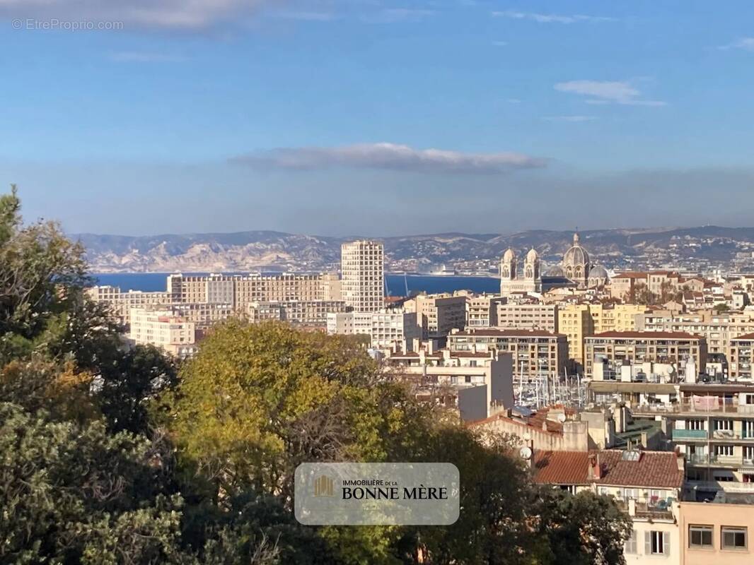 Appartement à MARSEILLE-6E