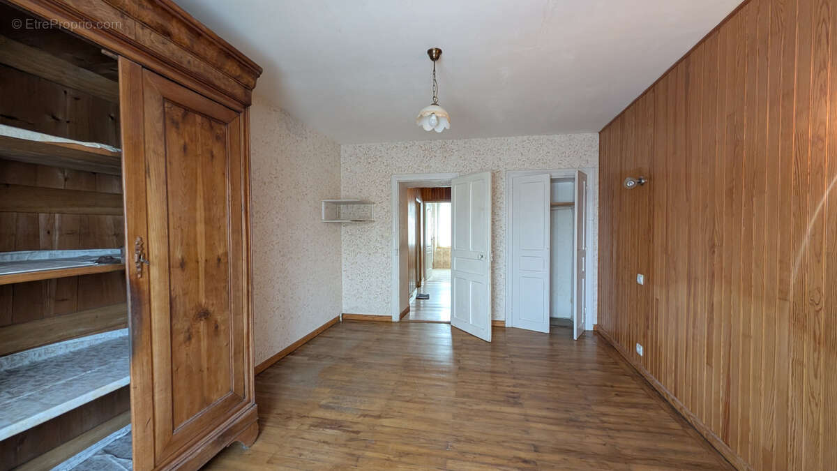 Maison à LES LANDES-GENUSSON