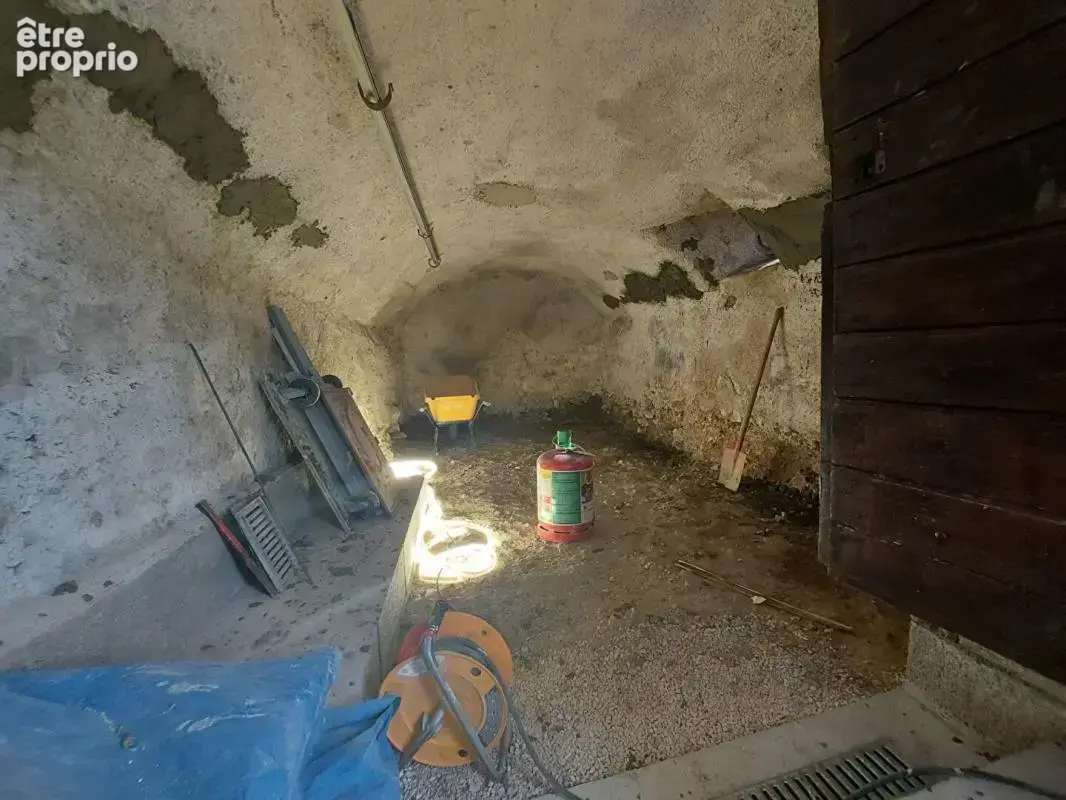 Rare à talloires-montmin, 150 m² de plateau à rénover , vue montagne , fort potentiel - photo 6