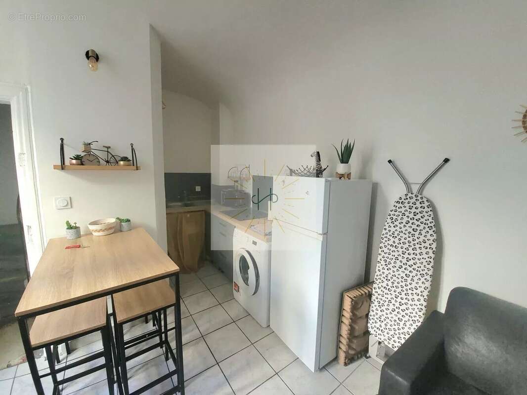 Appartement à ROCHEMAURE