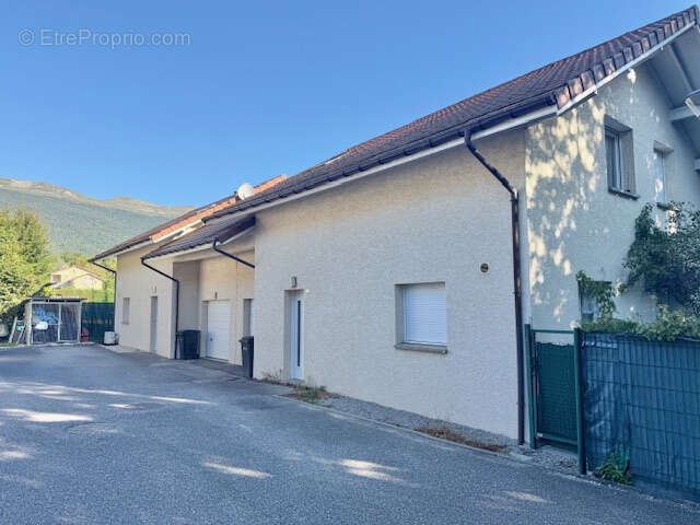 Maison à SAINT-GENIS-POUILLY