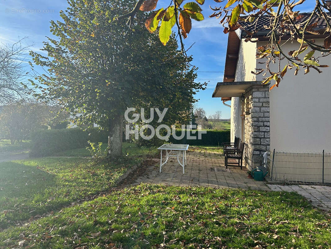 Maison à VELLEXON-QUEUTREY-ET-VAUDEY