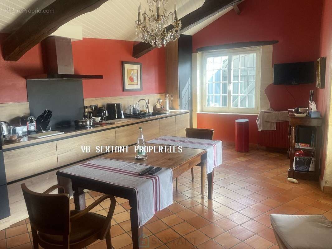 Au coeur de l'Entre -Deux- Mers, à 10  min de Sauveterre- de- Guyenne, charmante maison  en pierre et moellon avec dépendances e - photo 5