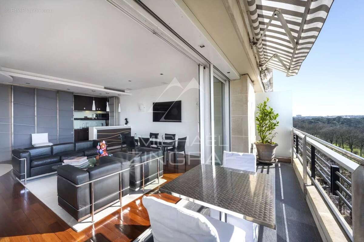 Appartement à NEUILLY-SUR-SEINE