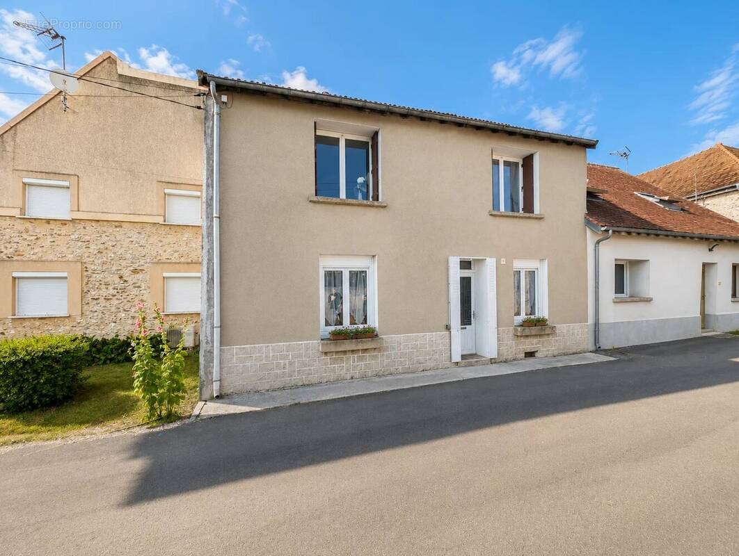 Maison à LA FERTE-GAUCHER