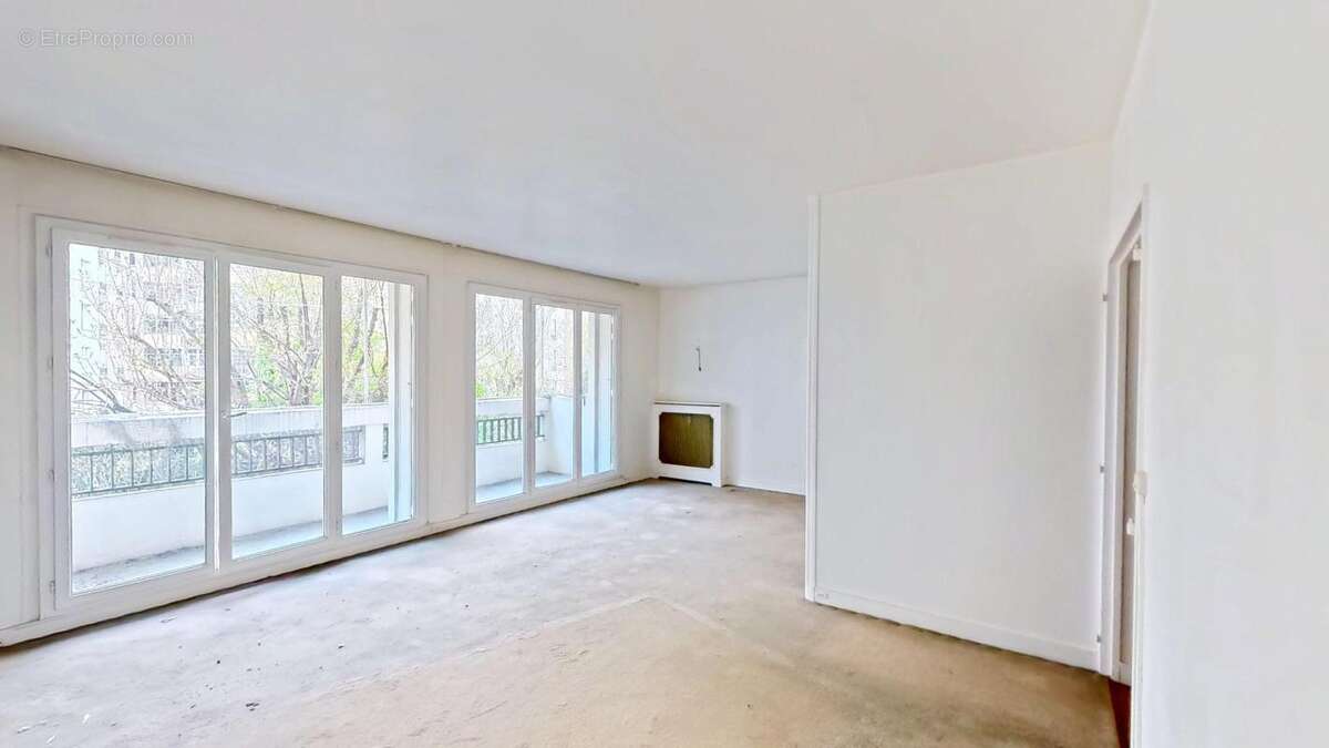 Appartement à PARIS-16E