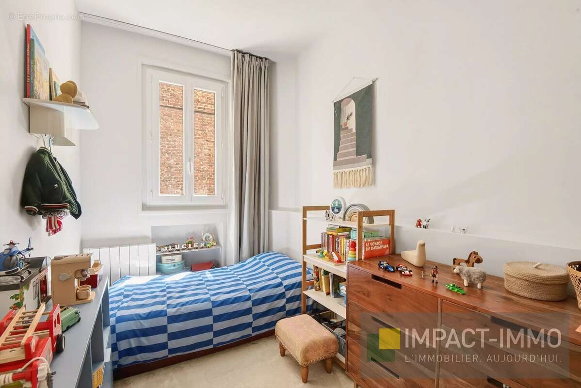 Appartement à COURBEVOIE