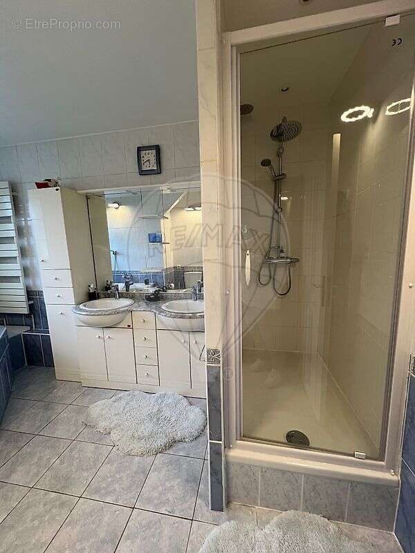 Maison à SAINT-ETIENNE-DU-ROUVRAY