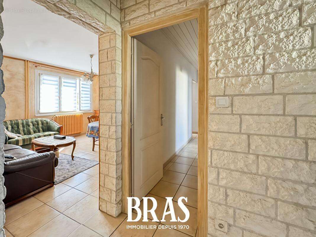 Saint sebastien sur loire - appartement t3 + cave + parking - photo 7